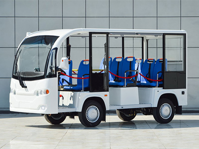 8座敞开观光车