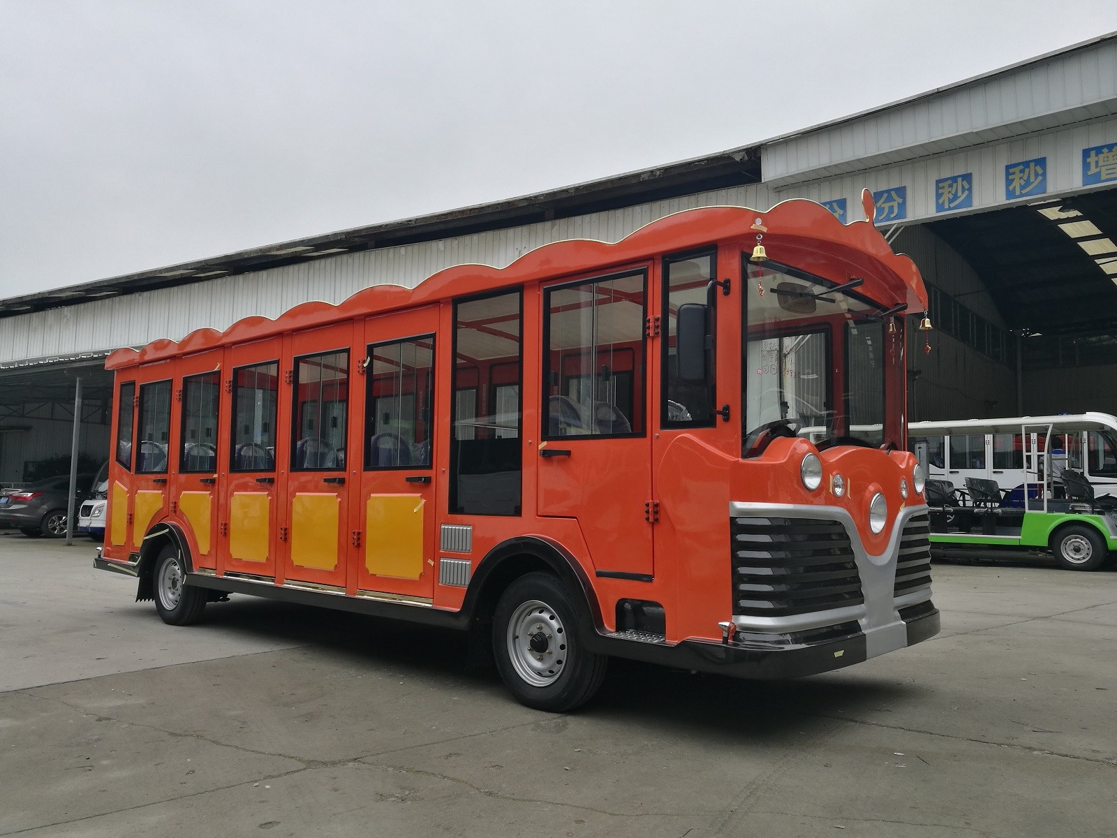 23座燃油观光车